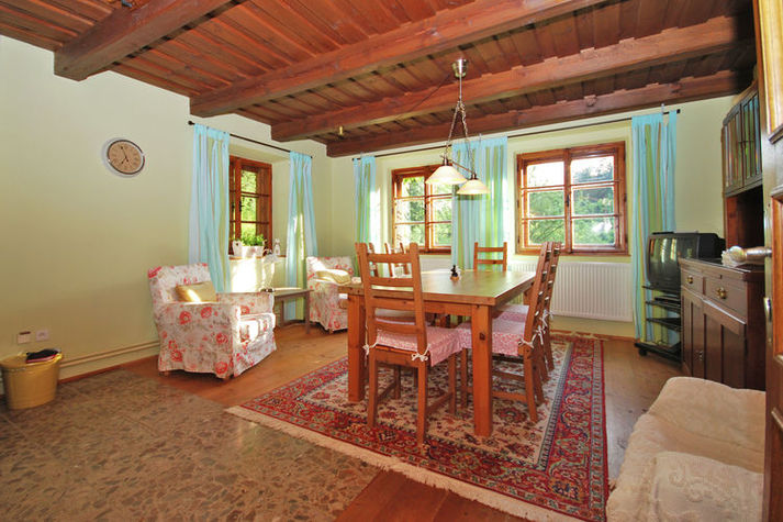 DiningRoom