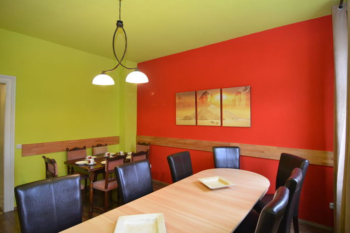 DiningRoom