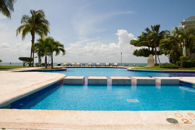 These are the tanning and pool areas, right in front of the lagoon. 