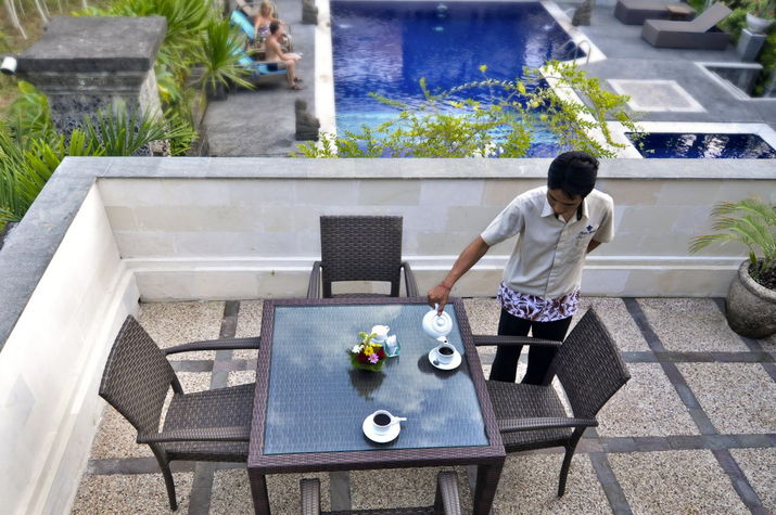 BALCONY 2ND FLOOR