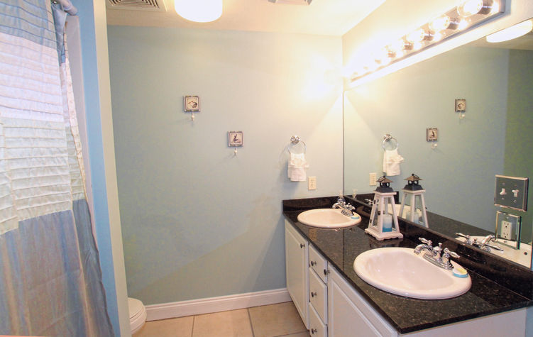 Master Bedroom - Bathroom