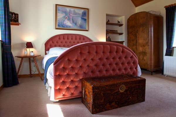 The Shepherds Cottage - Ruddyglow Park - Master Bedroom
