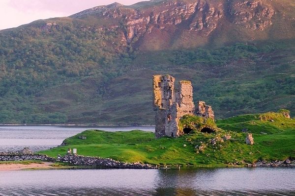 The Shepherds Cottage - Ruddyglow Park - Ardvreck Castle