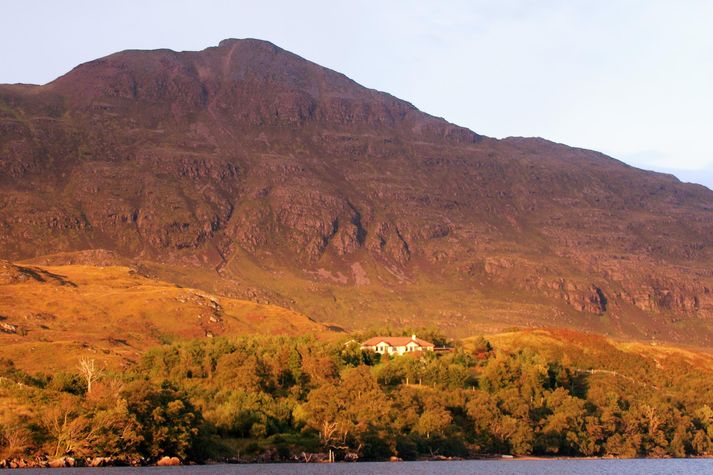 The Shepherds Cottage - Ruddyglow Park - from Loch Assynt