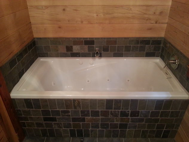 Jacuzzi tub in master bath