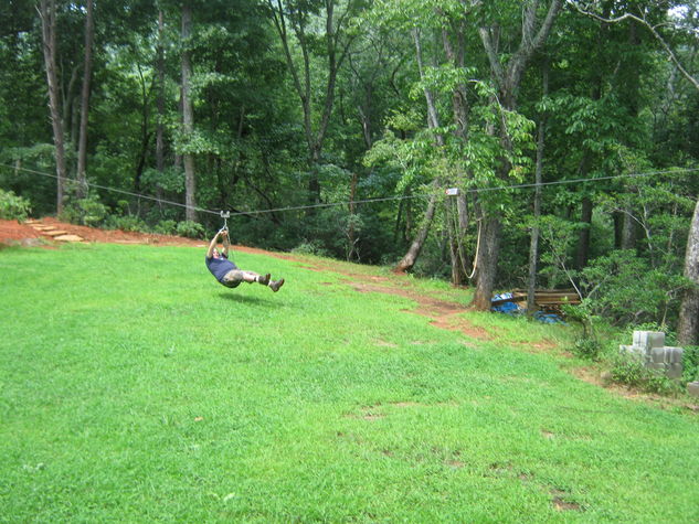 Miniature zipline