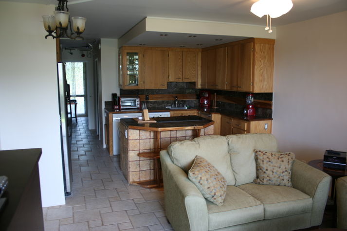 Quality fully equipped upgraded kitchen.
