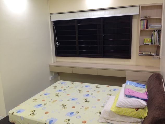 Queensize bed for two guests