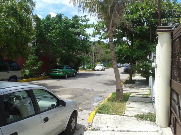 Vista hacia el vecindario y el parque.
