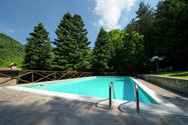 PoolOfHouse