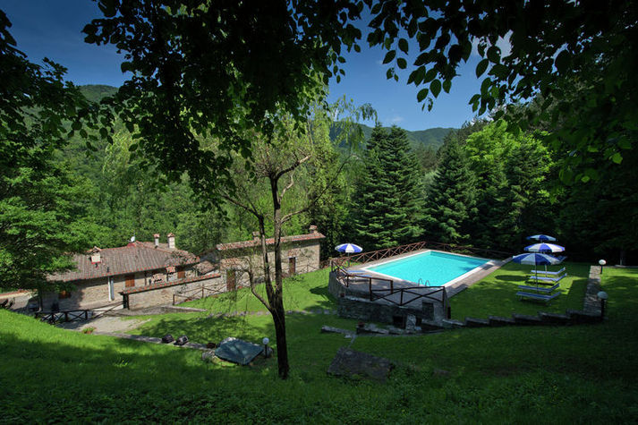PoolOfHouse