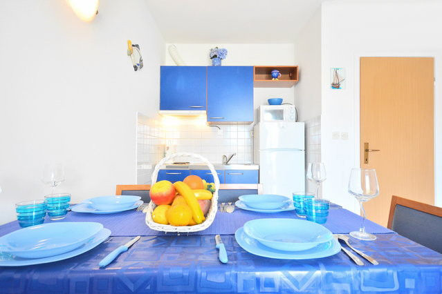 Dining Table for 5