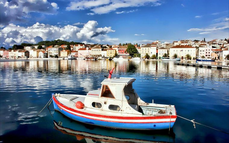 Tourist Attractions near by