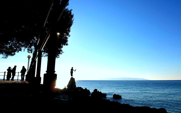 Tourist Attractions near by