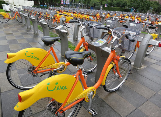 Ubike 台北車站附近即可租借,享受騎車逛台北市樂趣(Rent Ubike nearby Taipei Main Station )