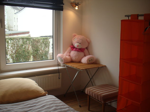 (single) bedroom II