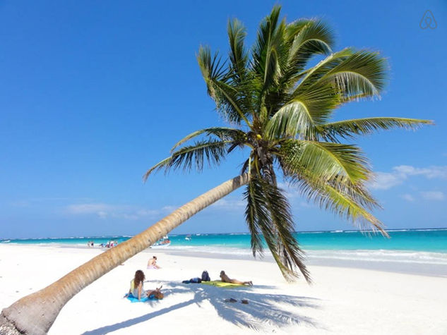 White sandy beaches (5 minutes driving 15 minutes biking).