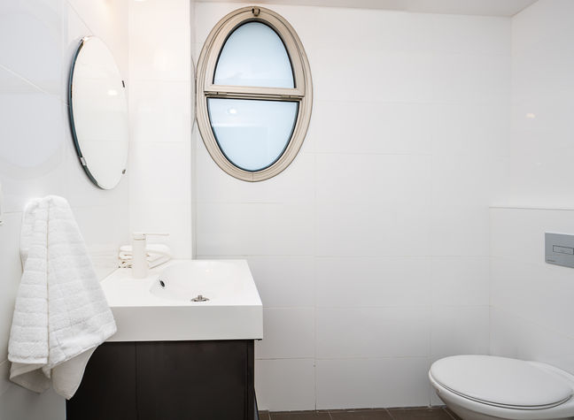 The main bathroom (second bathroom)
The main bathroom (second bathroom)