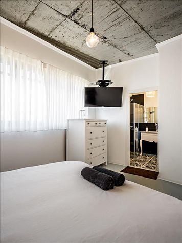 A beautiful master bedroom
A beautiful master bedroom