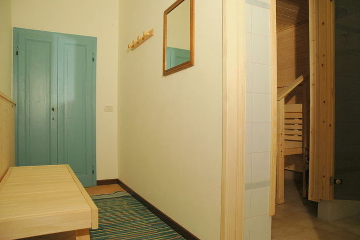 PoolOfHouse