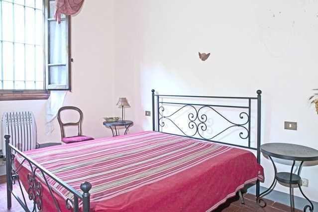 Bed room red