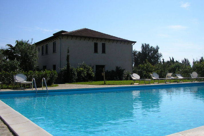 PoolOfHouse