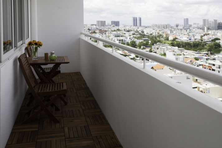 Remember that famous movie "Good morning, Vietnam!"? Well, you can star in your own "Good Morning/Evening/Night Vietnam" from our balcony. A great place to watch the sunrise, sunset or just hang out with friends & family over drinks.
