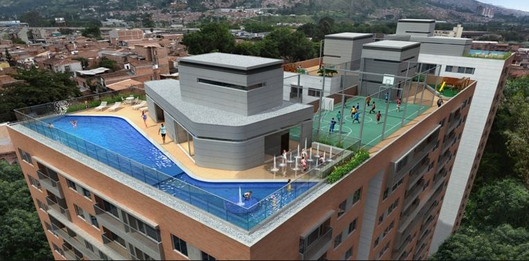 The pool in the deck in its amaizing view of Medellin