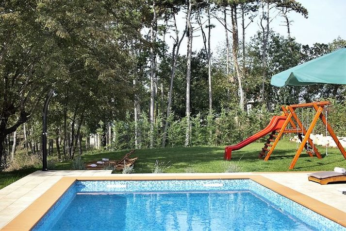 PoolOfHouse