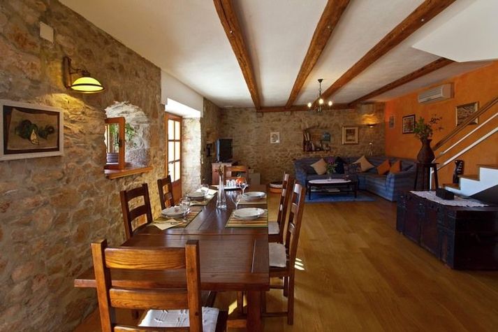 DiningRoom