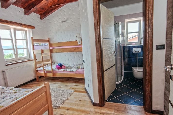 Three bunk beds in children room with en suite bathroom. Cute & Cosy