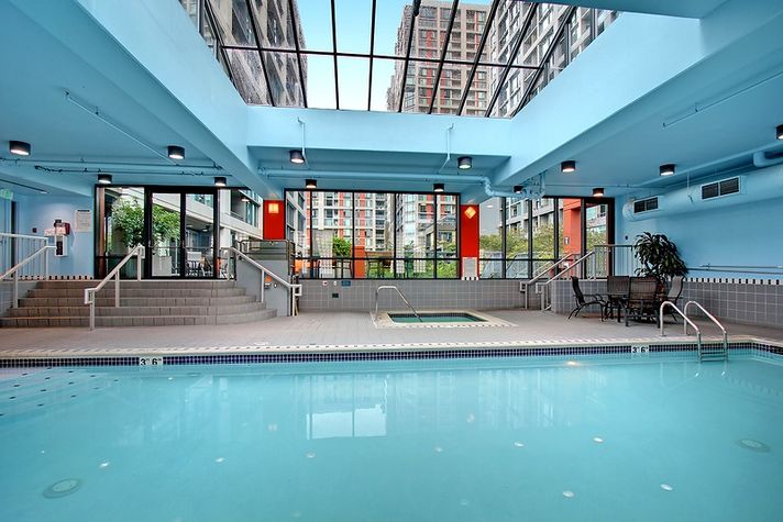 Community Pool
Community Pool