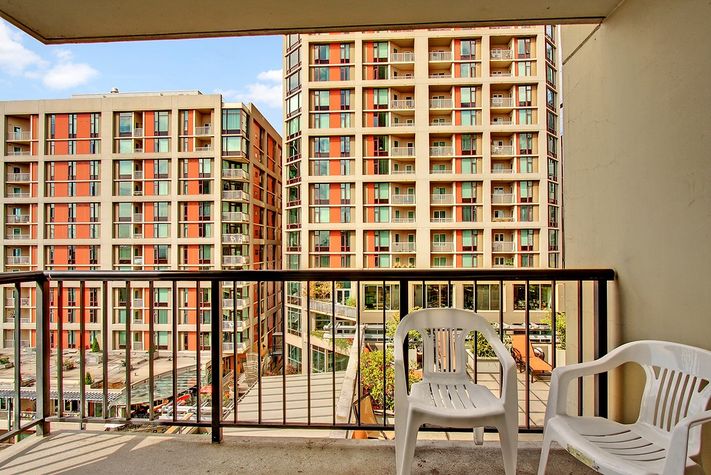 Balcony
Balcony