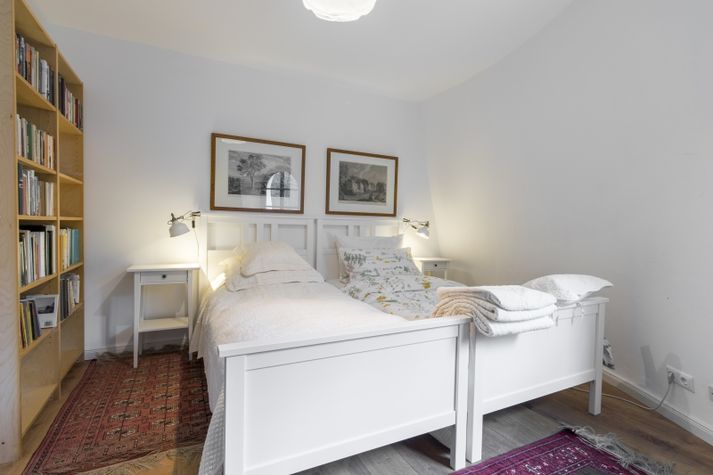 guest room -3-