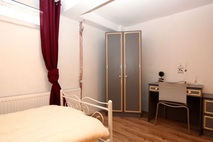 guest room -1-