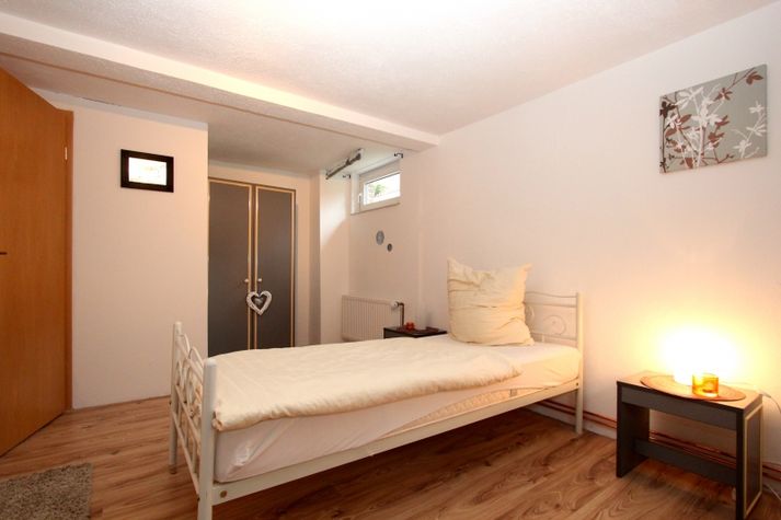 guest room -3-