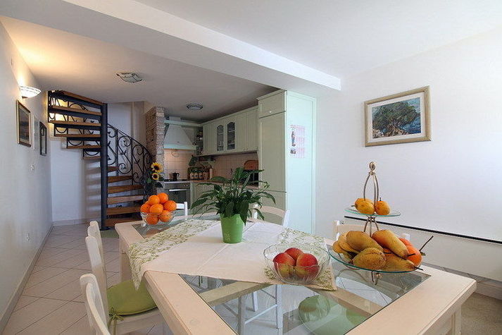 DiningRoom