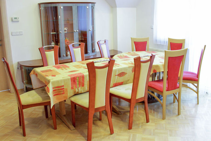 DiningRoom