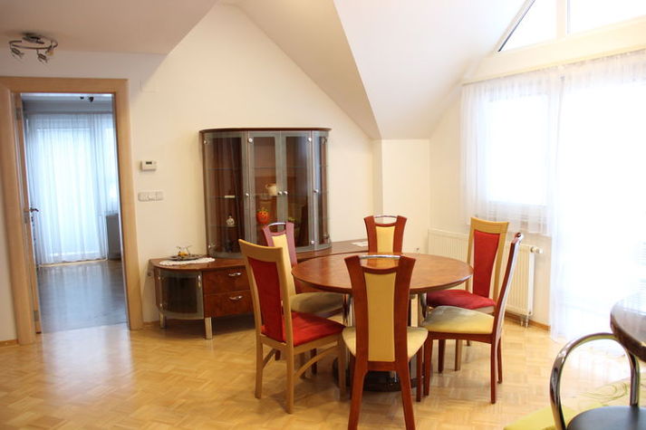 DiningRoom