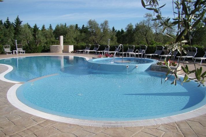 PoolOfHouse