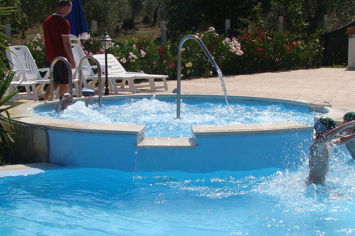 PoolOfHouse