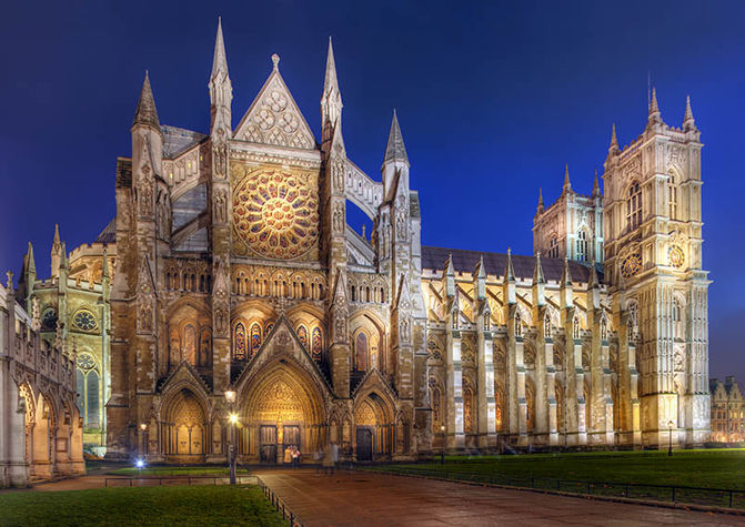 Westminsiter Abbey (8 tube stops away / 12 minutes