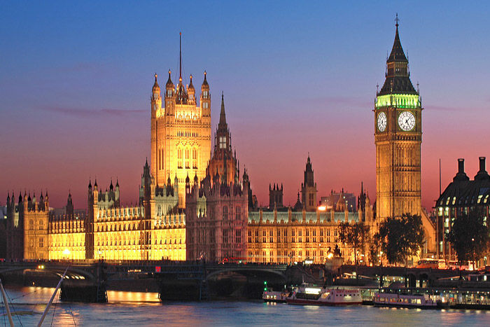 Big Ben and The Houses of Parliament (8 tube stops