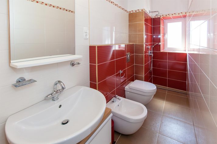 Bathroom n.2