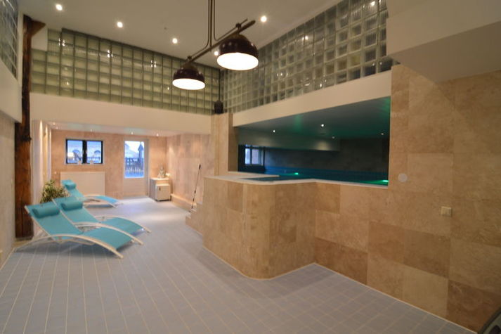 PoolOfHouse