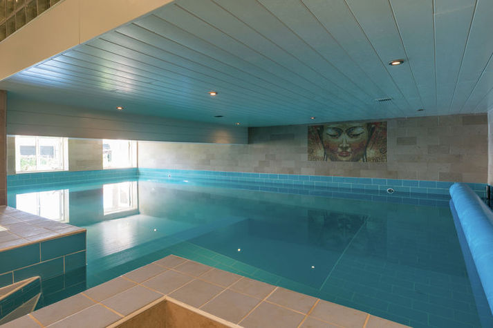 PoolOfHouse