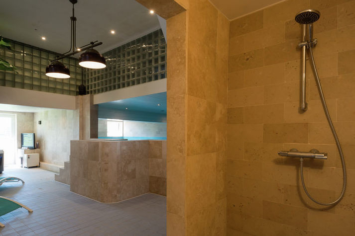 PoolOfHouse