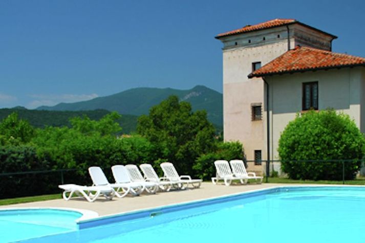 PoolOfHouse