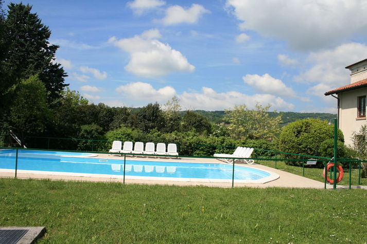 PoolOfHouse