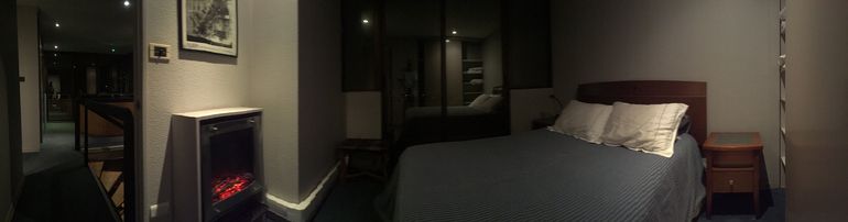 secondary room queen bed